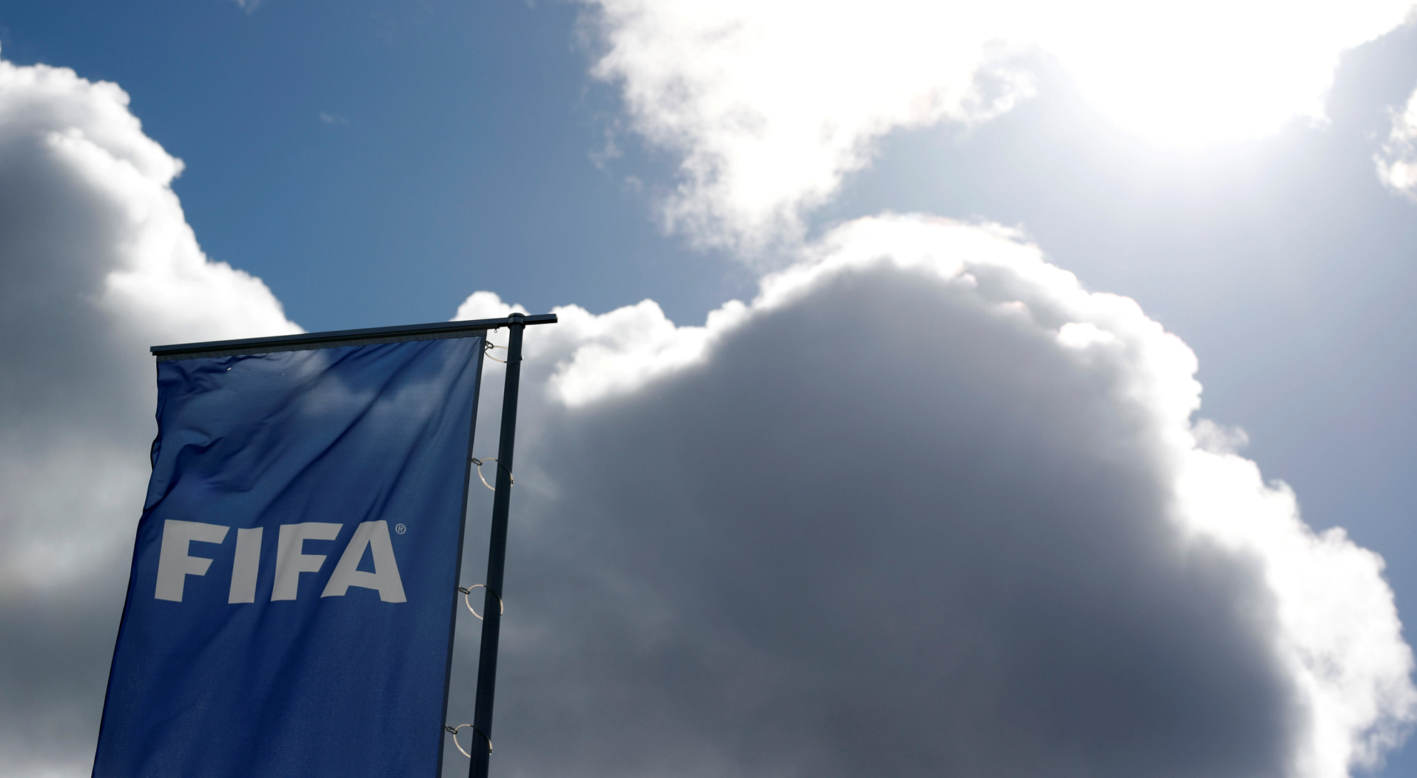 مجموعة من اللاعبين الهولنديين تستعد لمقاضاة فيفا