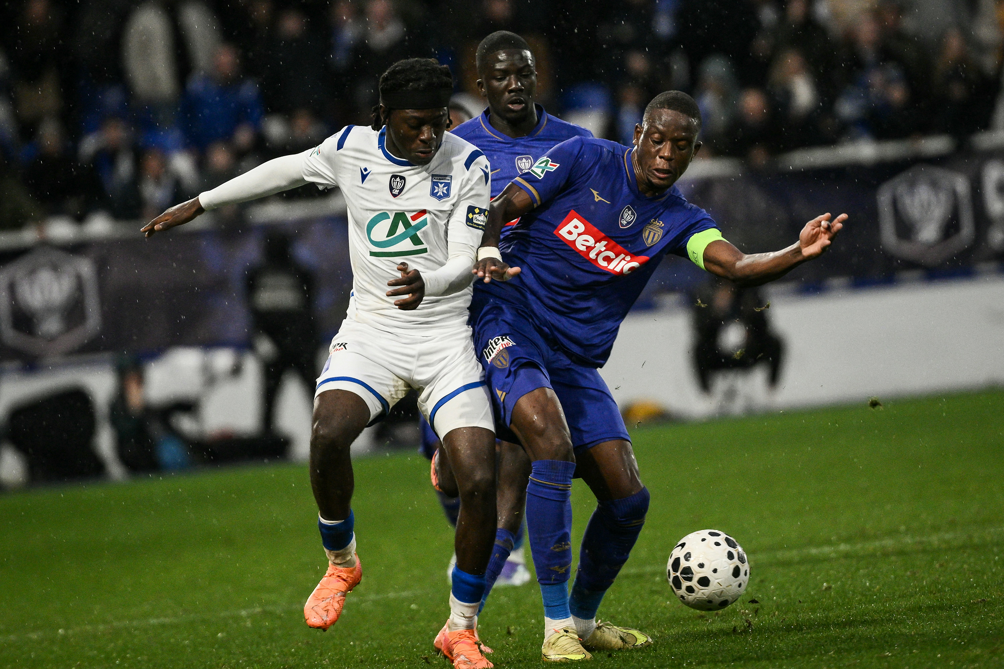 موناكو يحجز بطاقة العبور إلى دور الـ32