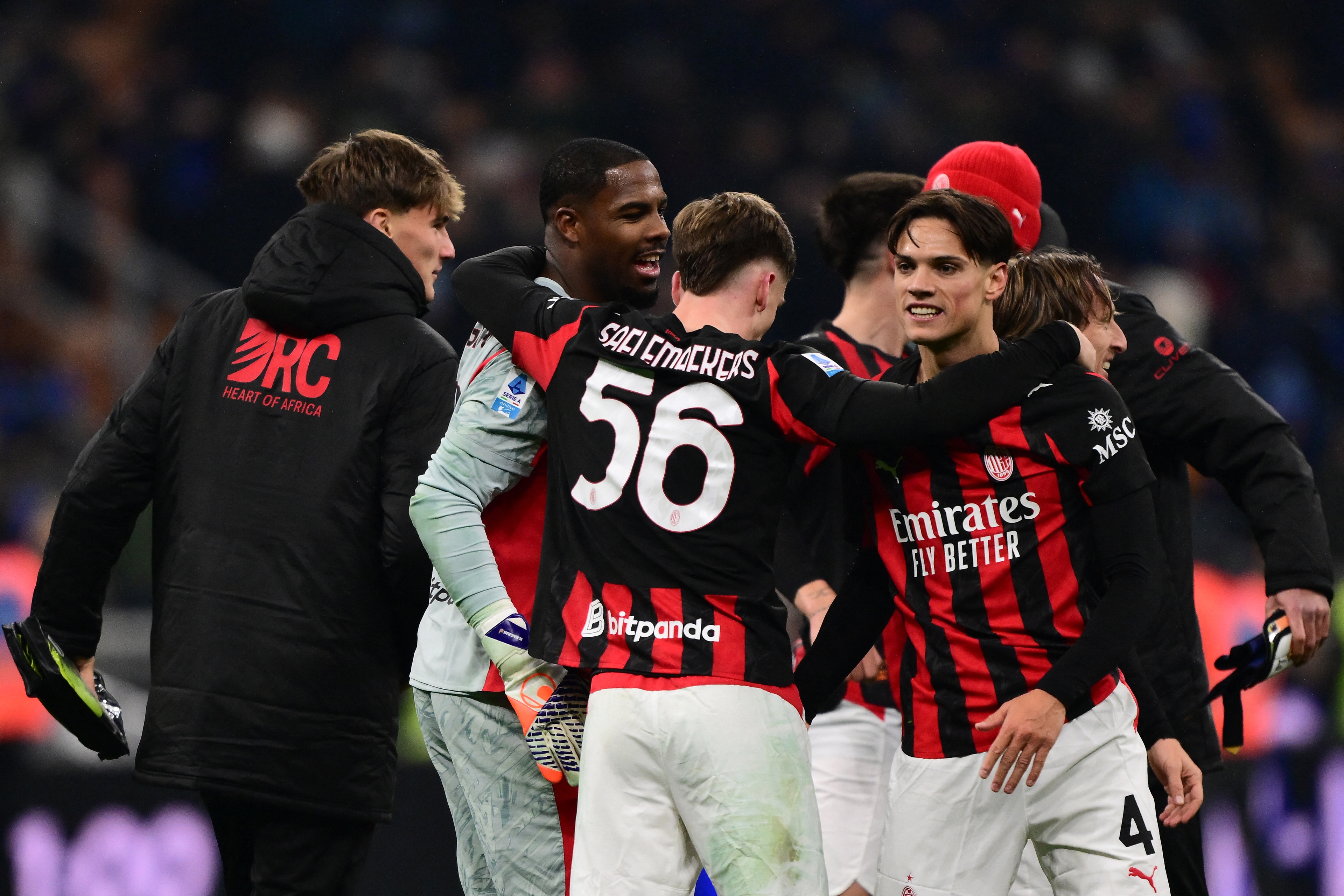 ميلان يحسم الديربي ويتفوق على مستضيفه إنتر