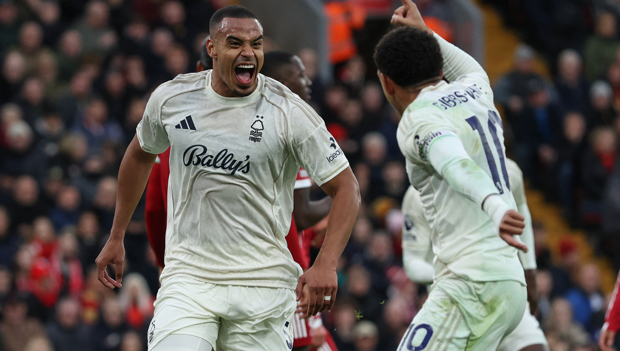 نوتينغهام فوريست يلحق خسارة كبيره بمضيفه ليفربول