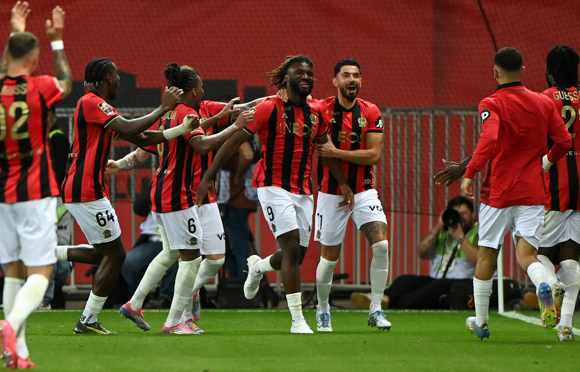 نيس يضمن المشاركة في دوري أبطال أوروبا