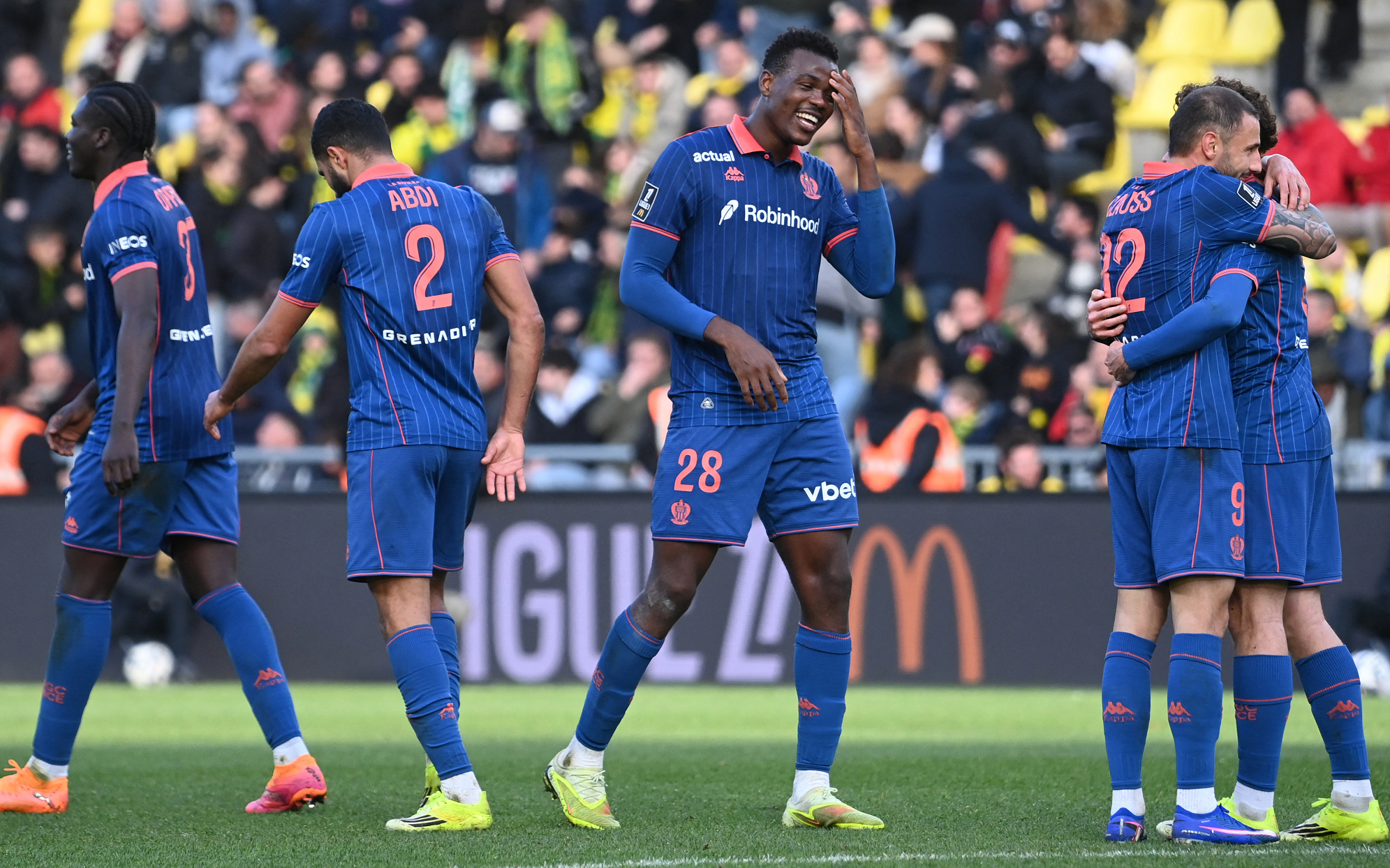 نيس يعود لسكة الانتصارات ويهزم نانت برباعية