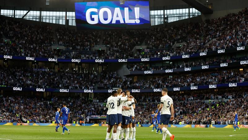 Tottenham arrolló 6-2 al Leicester City con triplete de Son