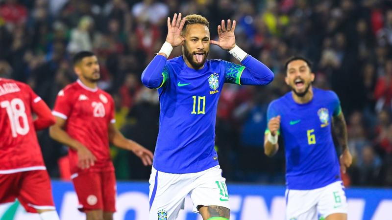 Neymar scores a great penalty