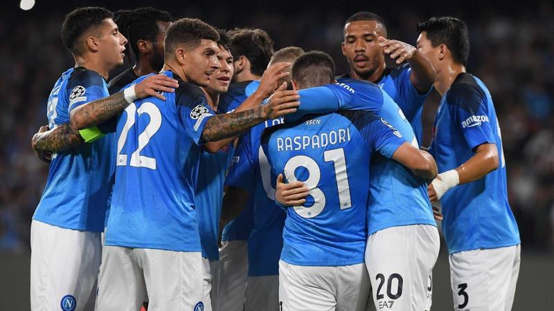 Napoli vence a Ajax y clasifica a octavos