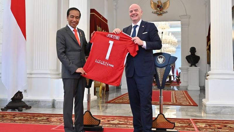 FIFA president vows to 'transform' Indonesian football after tragedy