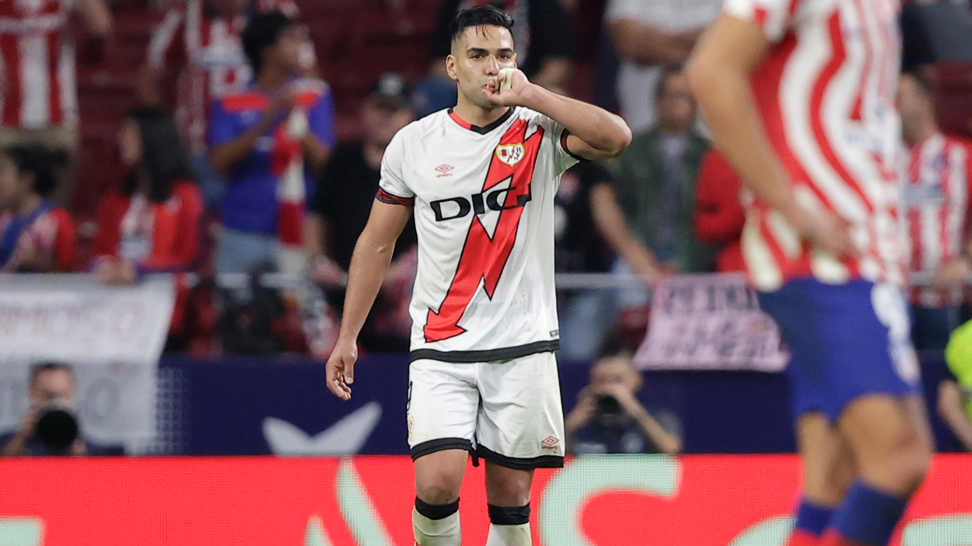 Falcao penalty snatches Rayo draw at Atletico, Sevilla hold Valencia