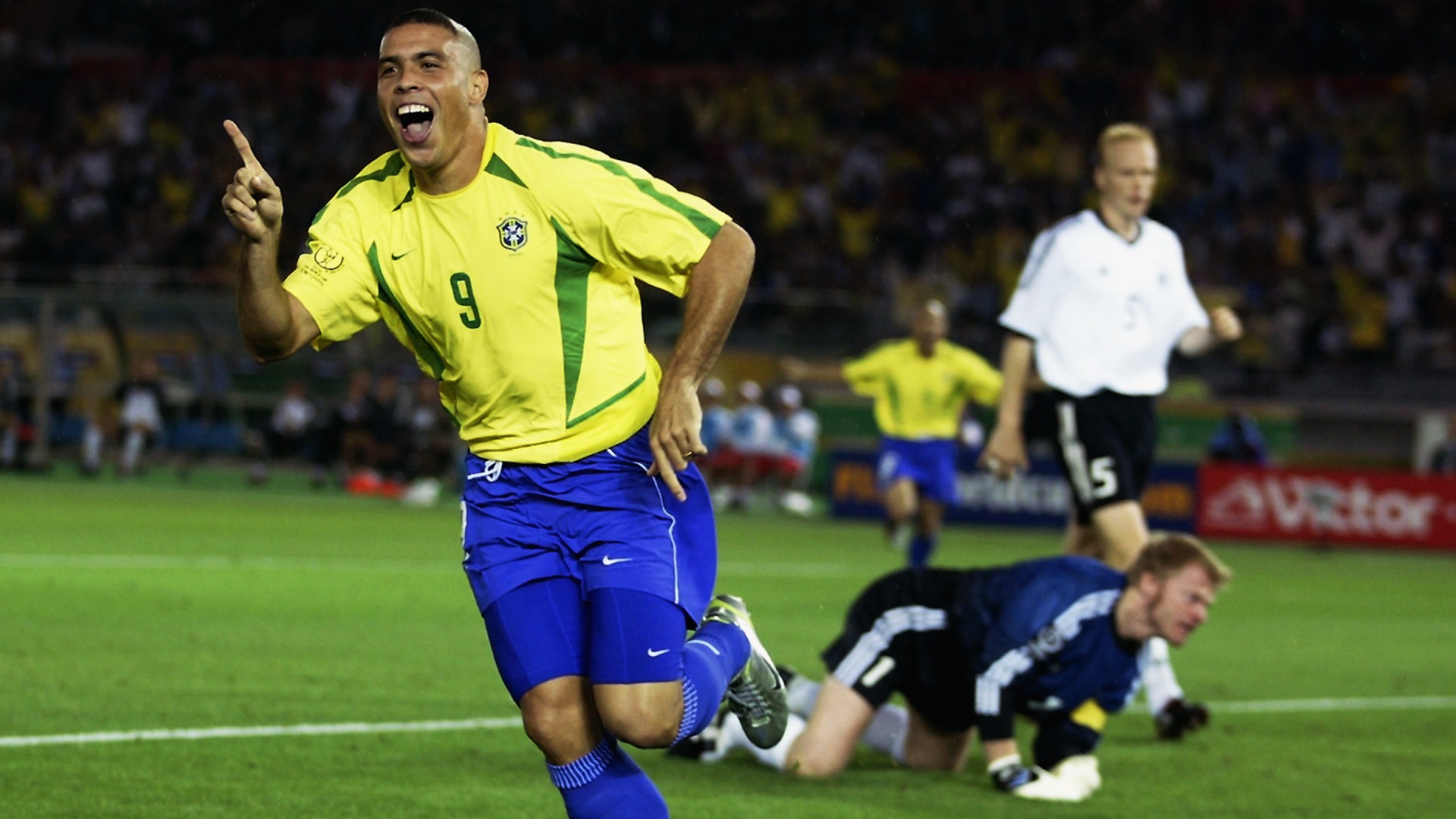 Brazil legend Ronaldo hails Lionel Messi after Argentina's World