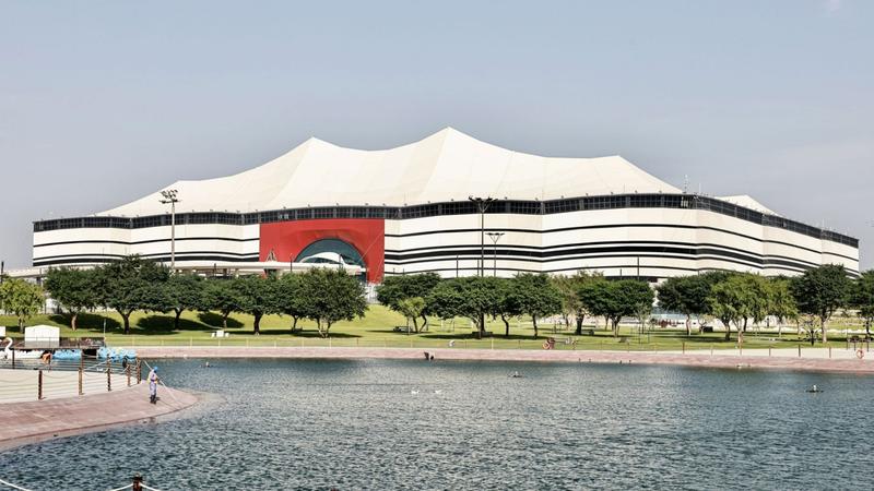 Ecuador desafía al anfitrión en el partido inaugural