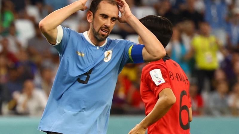 Diego Godin touche le poteau avant la pause