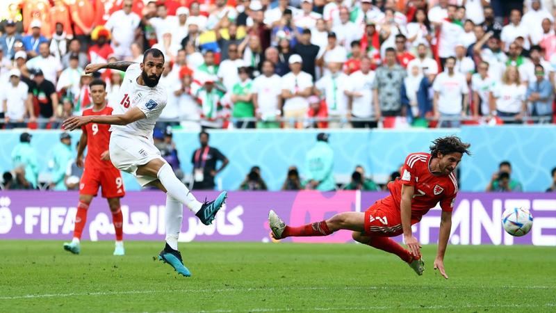 Roozbeh Cheshmi délivre l'Iran en fin de match d'une frappe somptueuse !