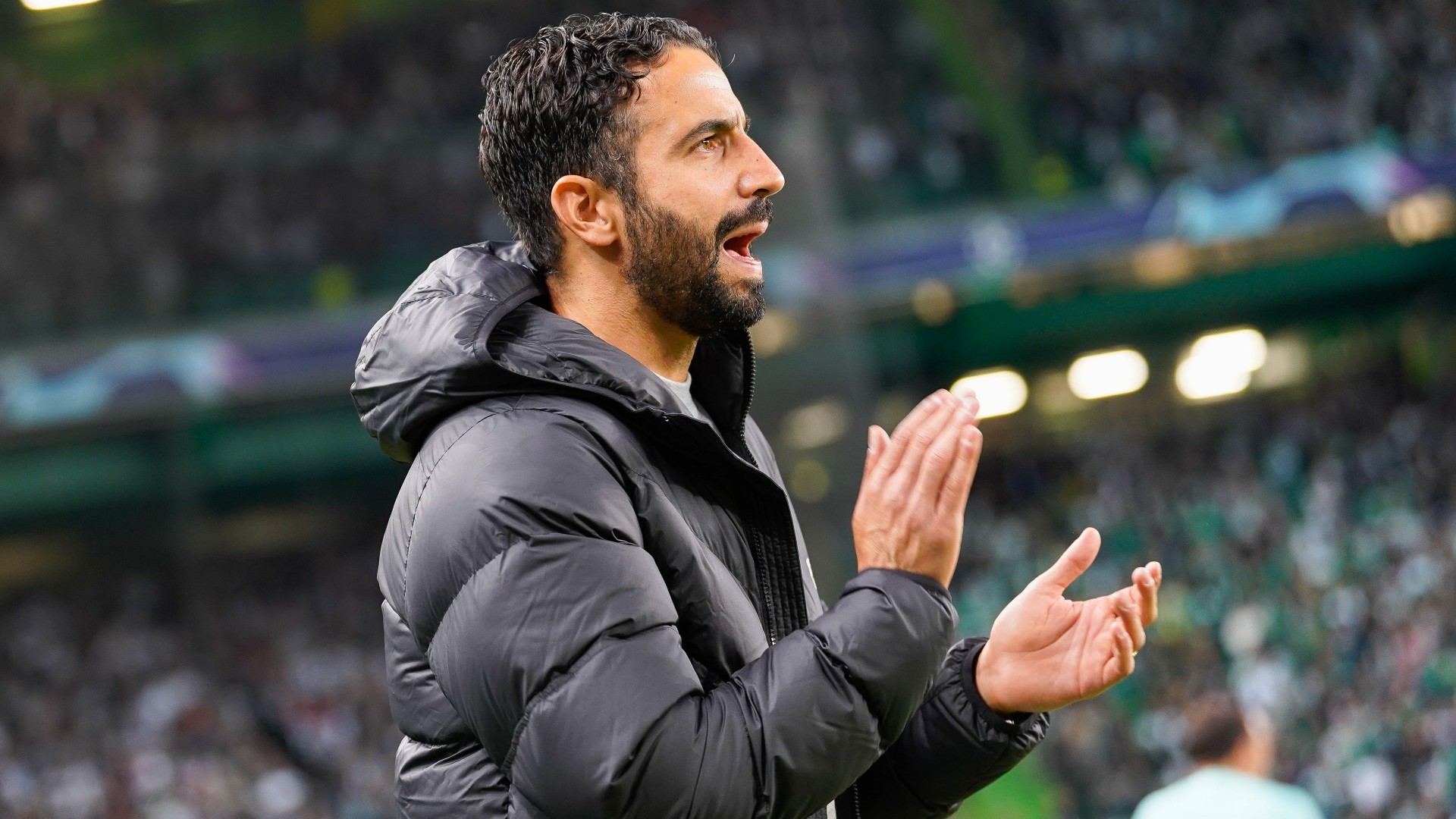 Sporting ties down gun coach Amorim until 2026