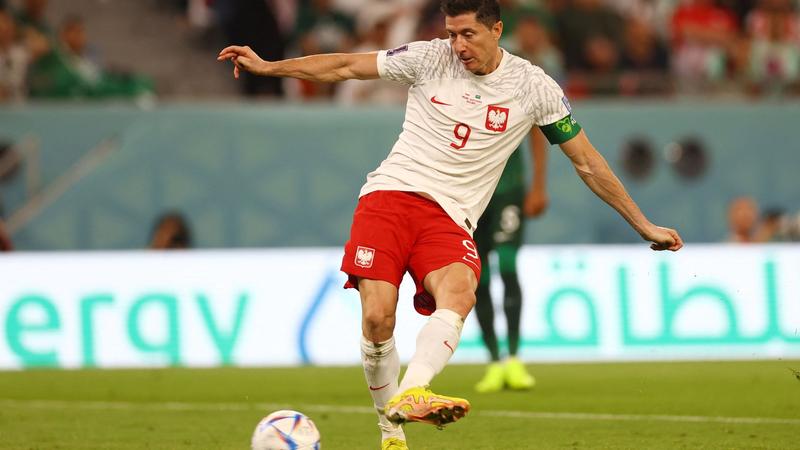 Coupe du Monde 2022 : Robert Lewandowski, danger N°1 à surveiller conseille Robert Malm aux Bleus