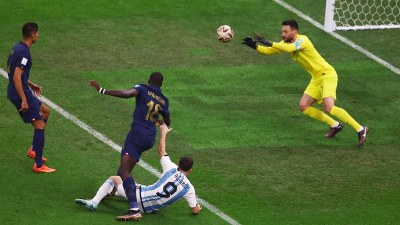 هوغو لوريس يدخل تاريخ كأس العالم