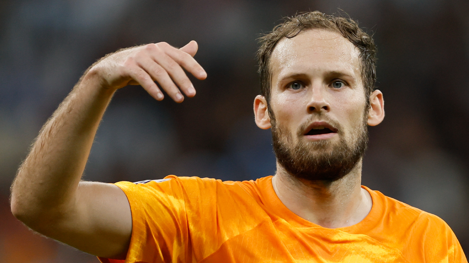 Blind a free agent after Ajax terminates his contract