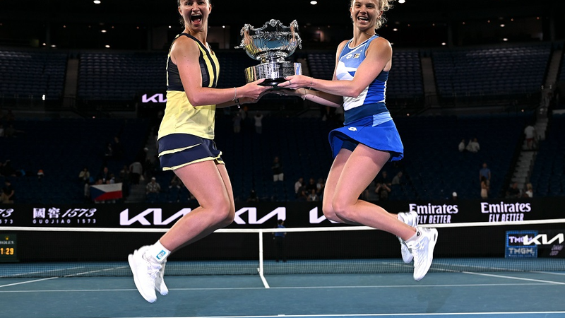 بطولة أستراليا المفتوحة - كريتشيكوفا وسينياكوفا تحافظان على لقب زوجي السيدات