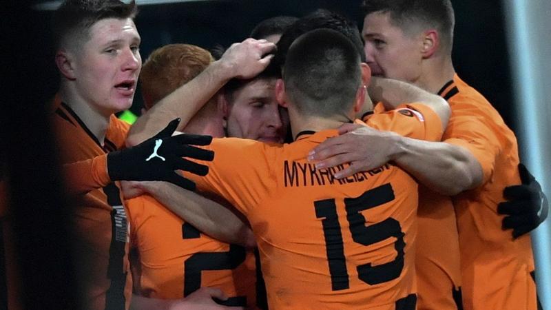 El Shakhtar no perdona los errores defensivos del Rennes