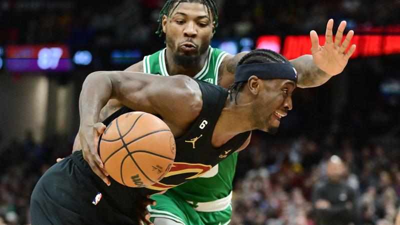 NBA roundup: Two Cavs top 40 points in OT win at Boston, LeBron James  claims record