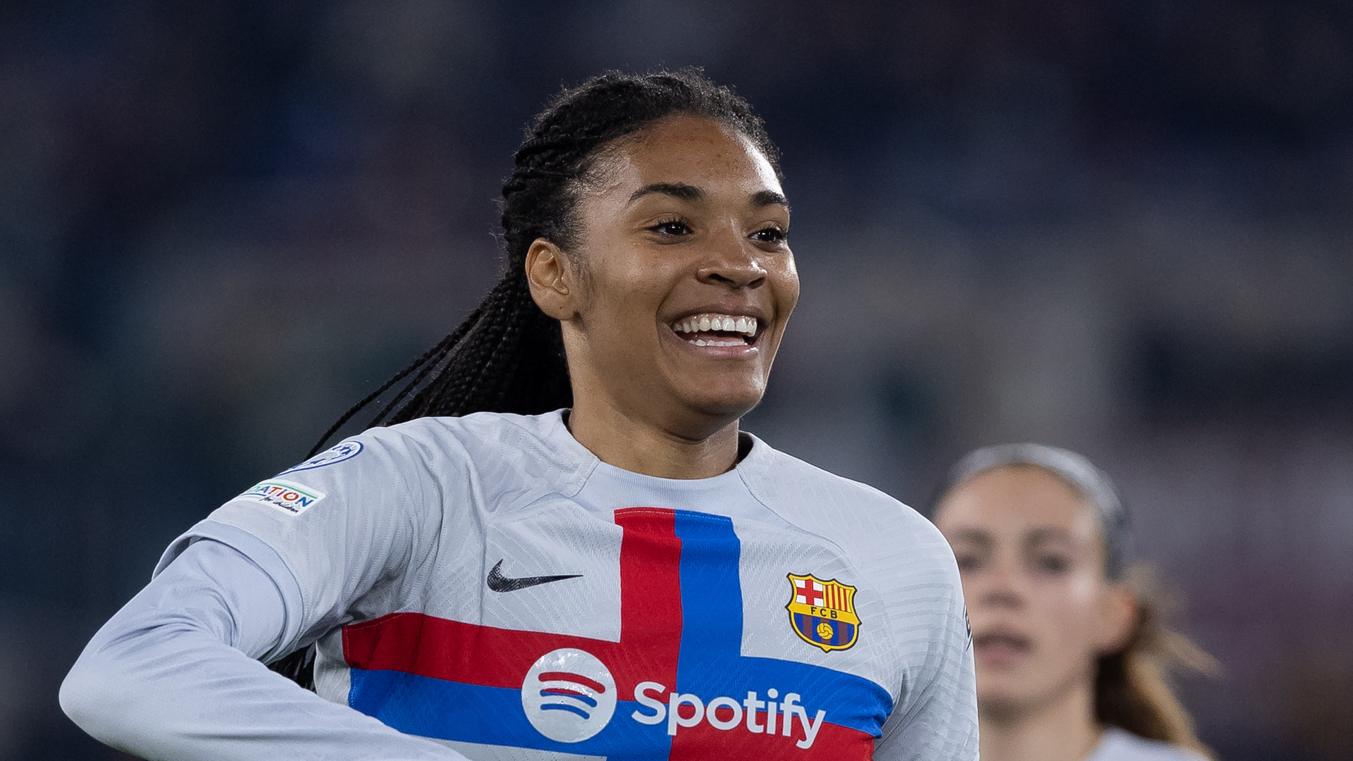 Paralluelo hands Barca lead v Roma
