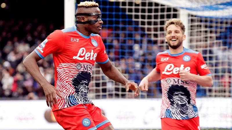 Napoli sufre pero vence al Udinese