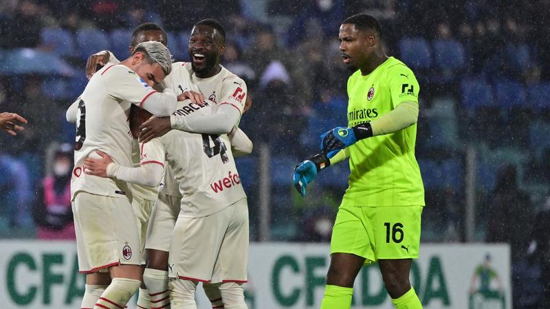 Bennacer salva al Milan ante Calgliari