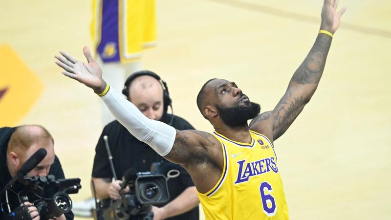 LeBron makes triple double in a triumphant hom | beIN SPORTS