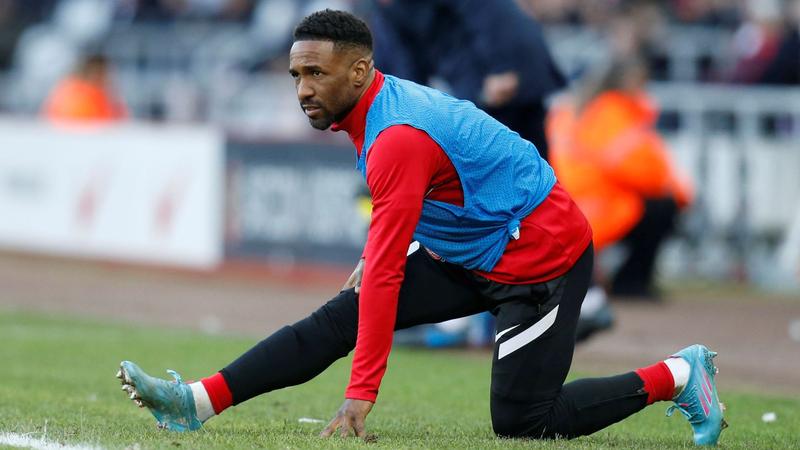 Former Spurs and England star Jermain Defoe retires