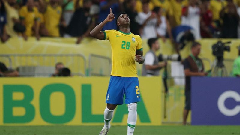 Vidéo - Vinicius Junior ouvre son compteur but avec le Brésil... sur l'engagement !