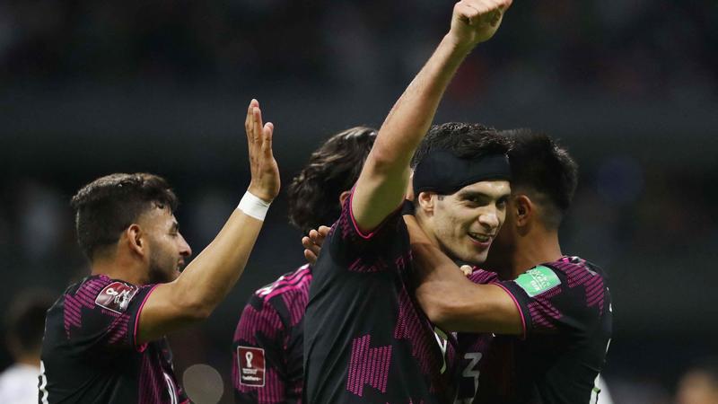 CONCACAF Roundup - Mexico, USA clinch World Cup berths