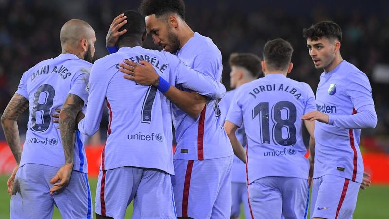 برشلونة يعود بفوز ثمين من ليفانتي ويرتقي للوصافة
