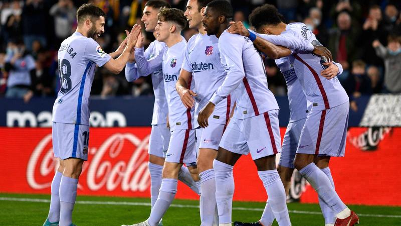 LaLiga : Le Barça remercie L. de Jong face à Levante