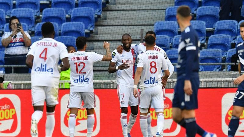 Lyon demolish strugglers Bordeaux