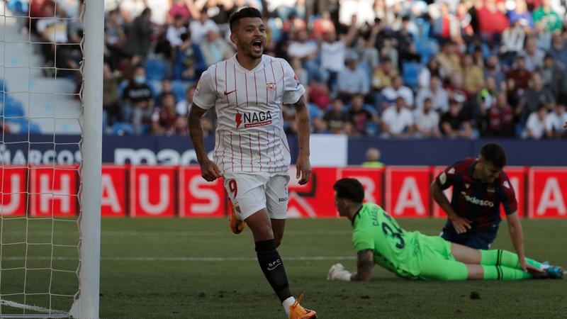 Doblete de Tecatito Corona en victoria del Sevilla