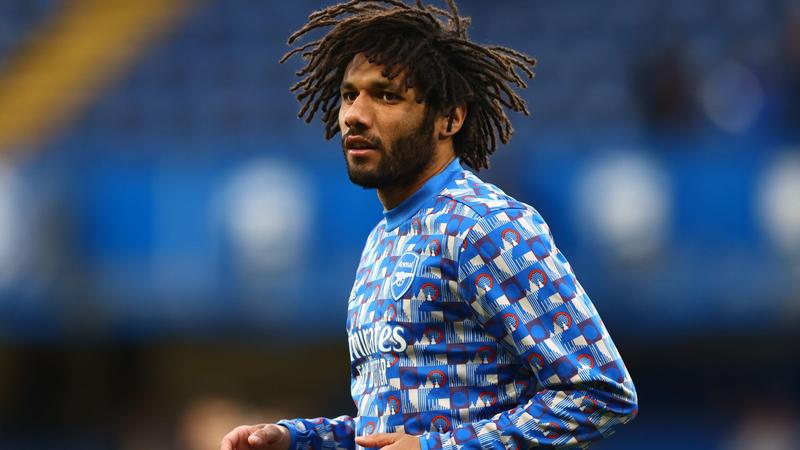 أرسنال يمدّد عقد نجمه المصري محمد النني