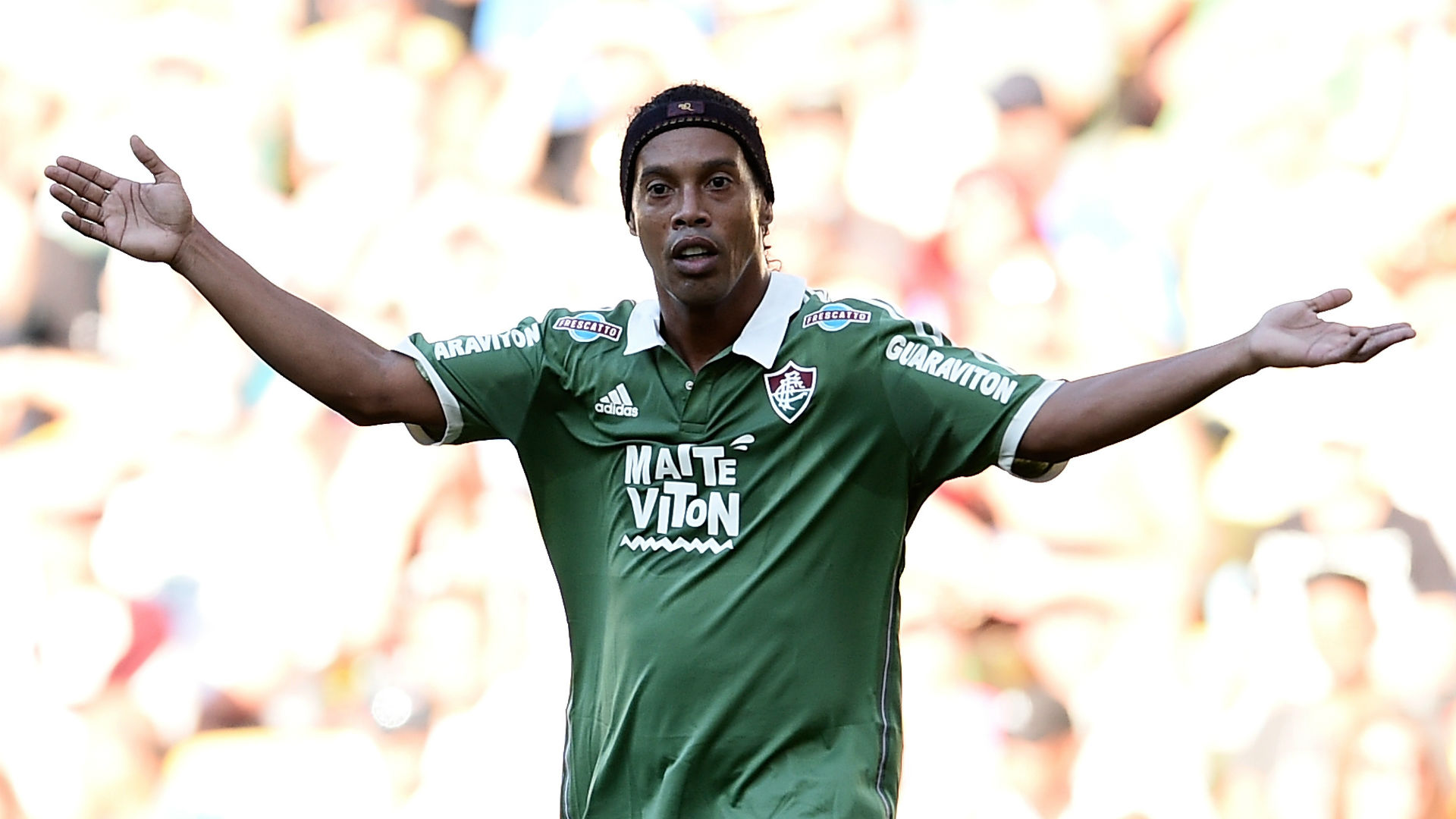 Ronaldinho store fluminense jersey