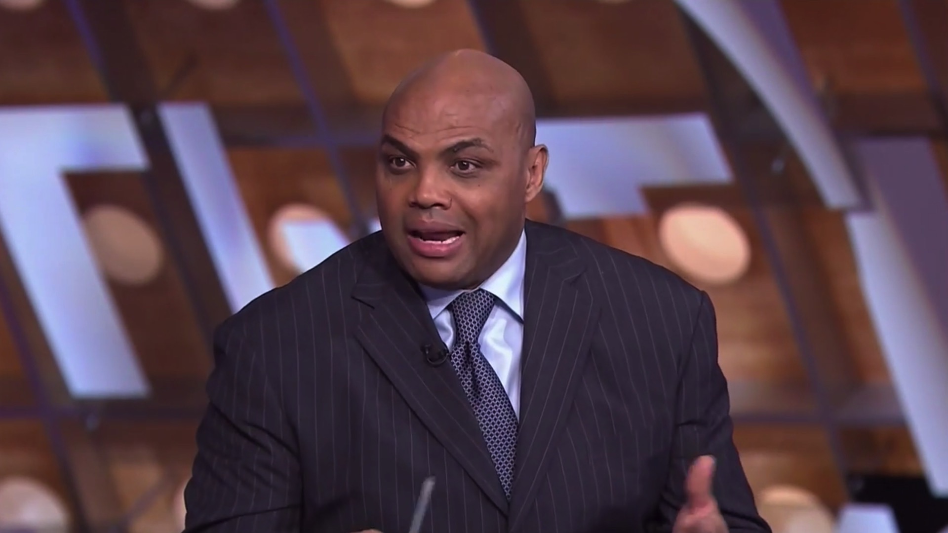 Charles Barkley Says 1995-19996 Chicago Bulls Would 'Kill' Current Golden State Warriors
