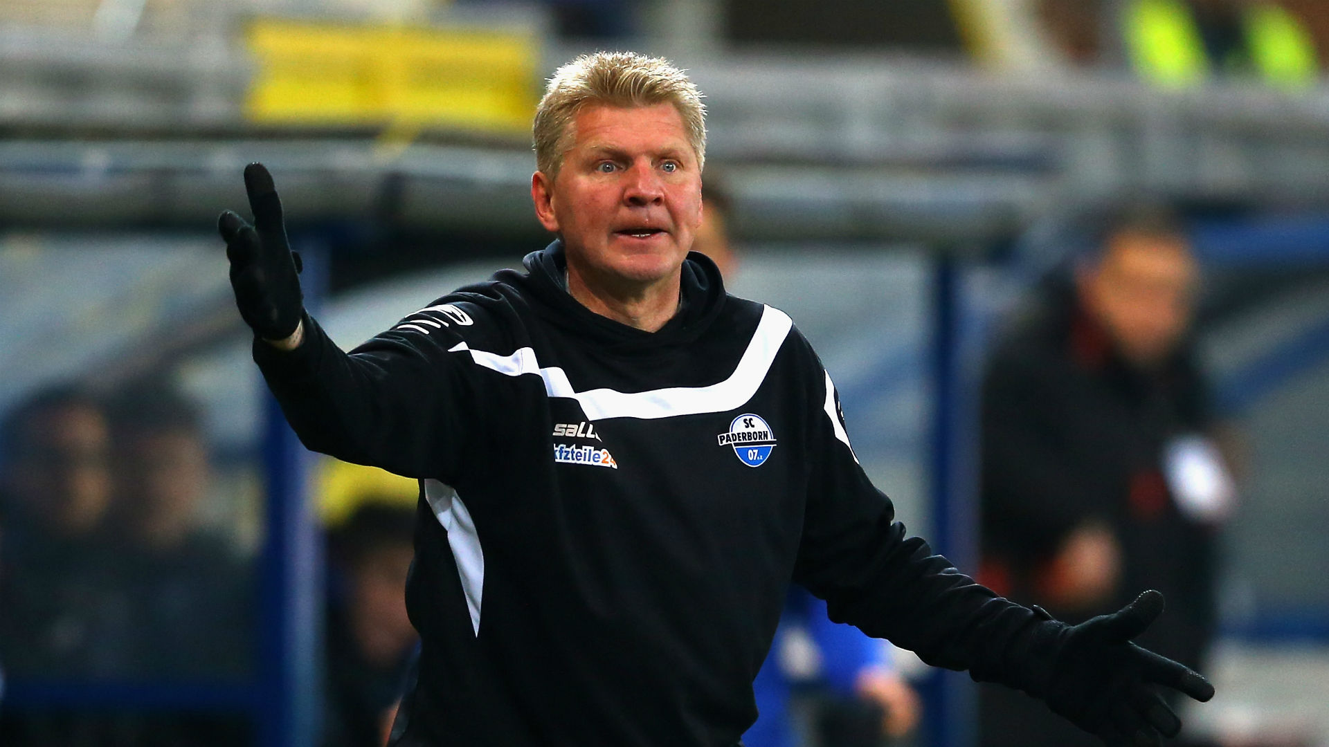 Effenberg sacked by Paderborn after 15 games
