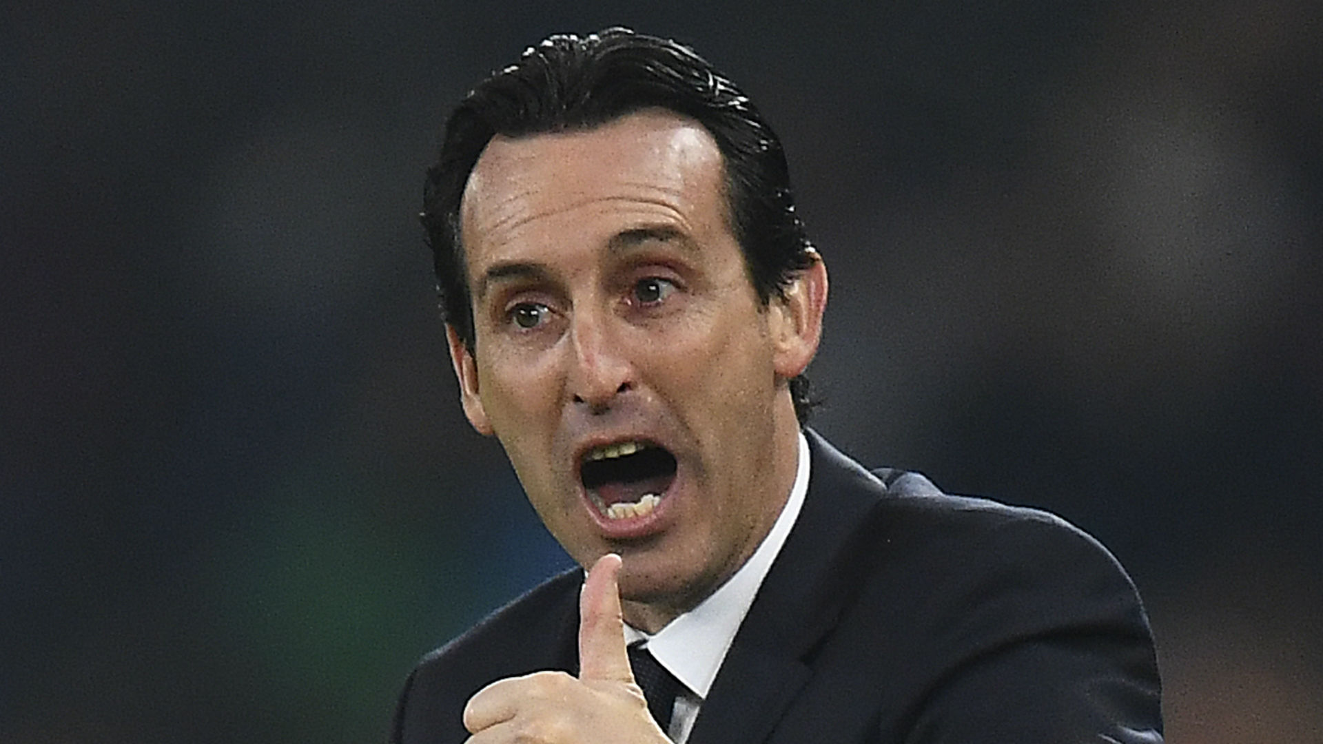 Emery waiting for Cavani injury update