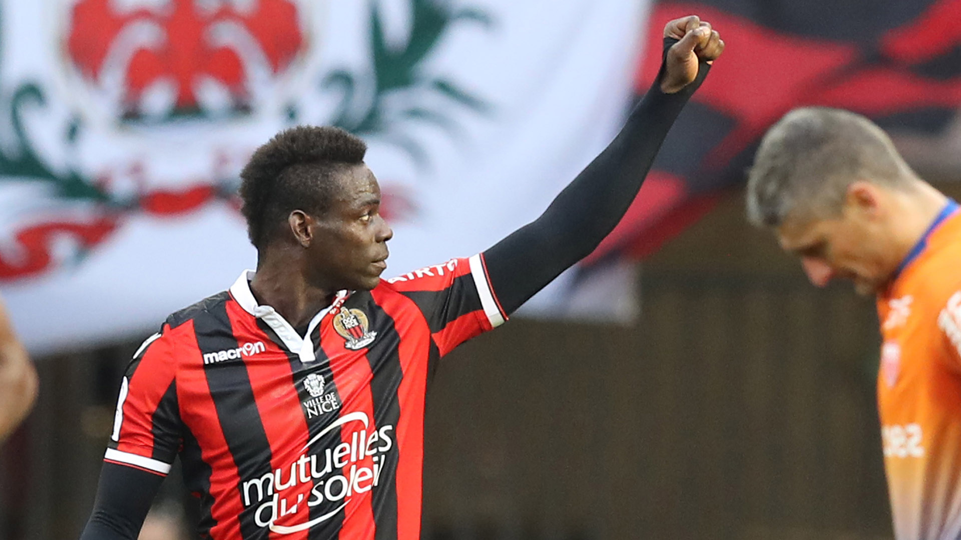 Balotelli: "¿Es el racismo legal en Francia, o solo en Bastia?"