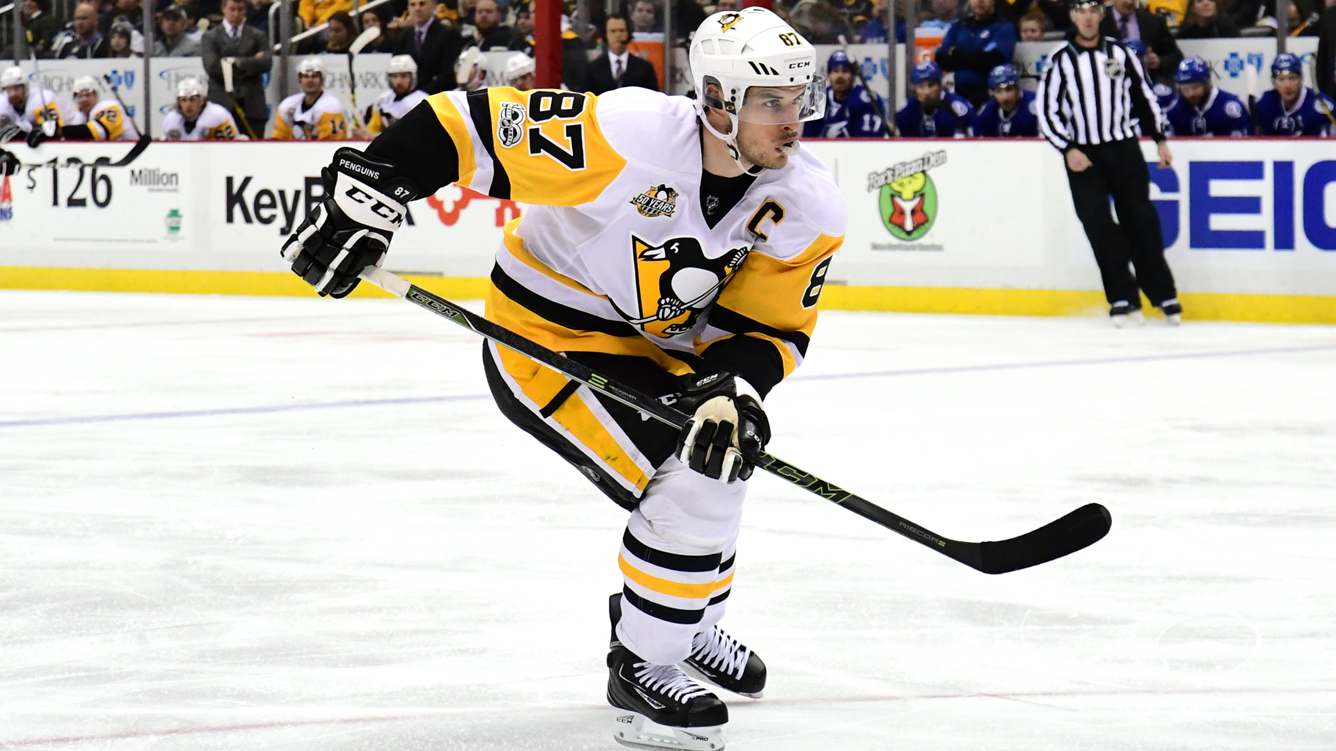 Crosby stars for Penguins, Granlund scores hat-trick