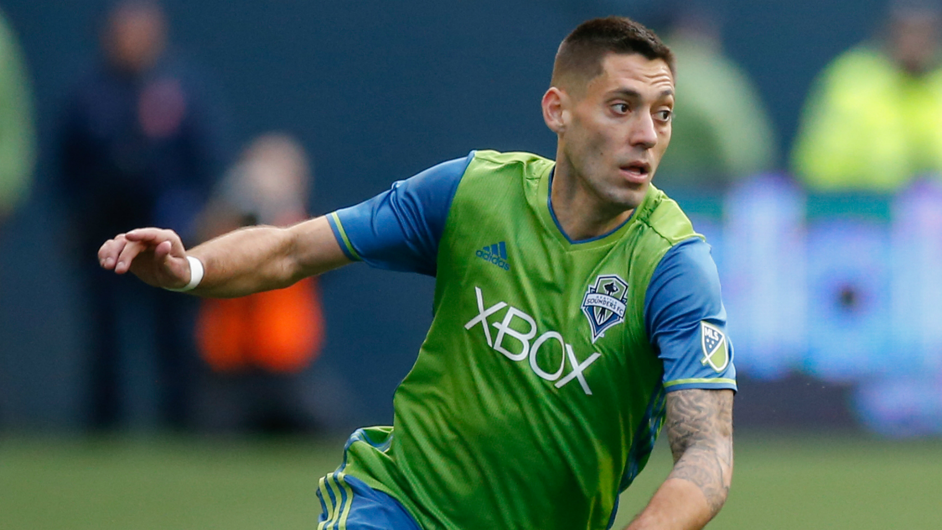 Seattle Sounders FC forward Clint Dempsey (2)