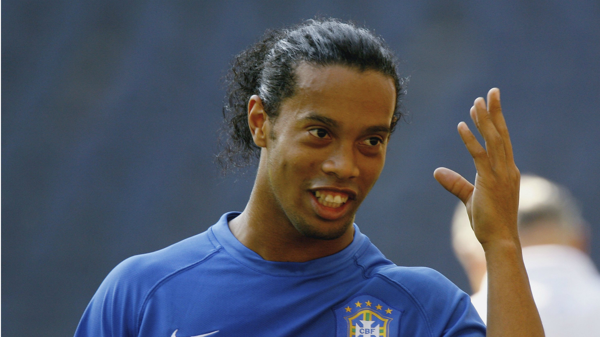 Ronaldinho retires - Brazil and Barca great plans 2018 farewell