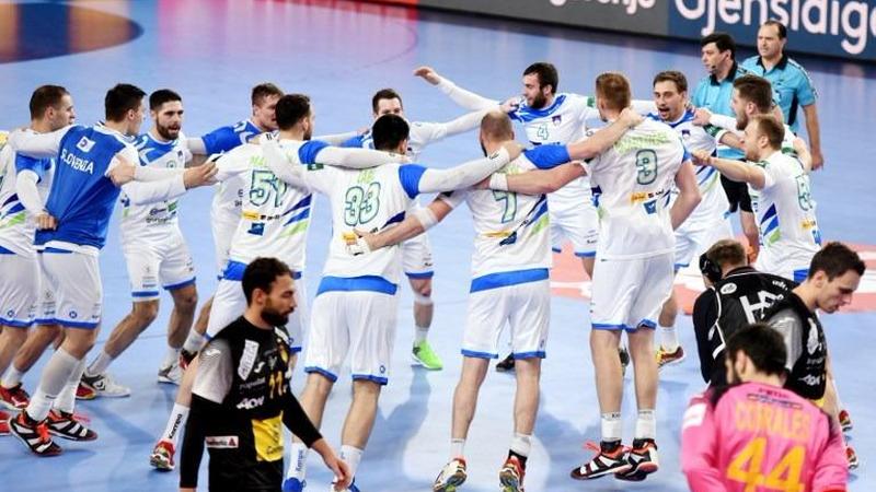 سلوفينيا تخلط أوراق المجموعة الثانية والدنمارك تتأهل في بطولة أوروبا لكرة اليد