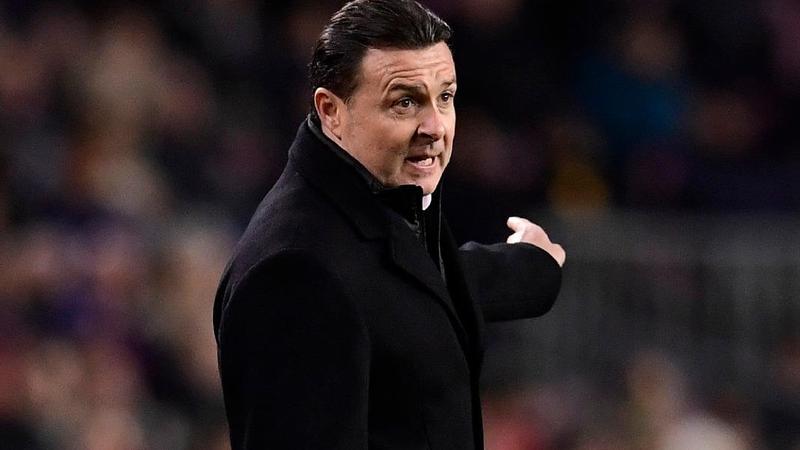 ديبورتيفو لاكورونيا ينهي عقد مدربه