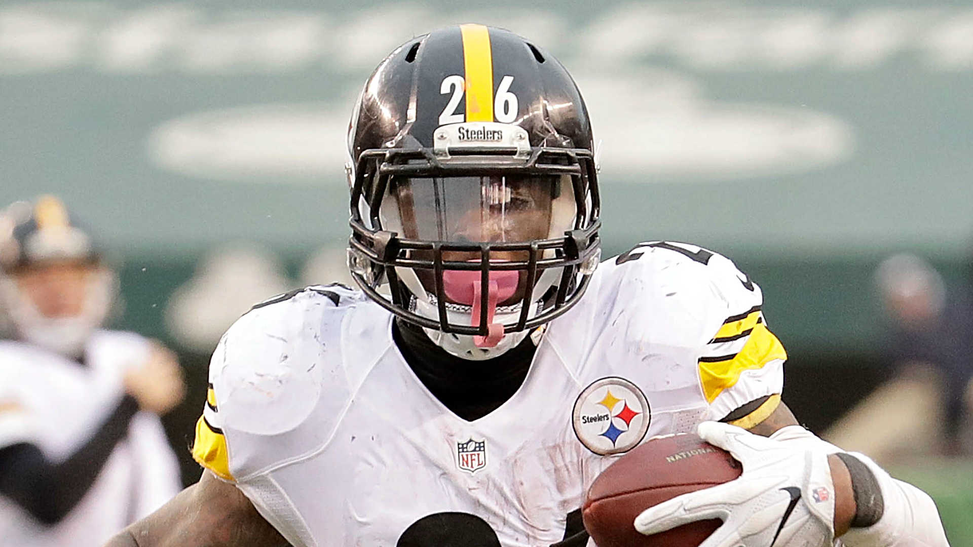 Le'Veon Bell carries Pittsburgh Steelers into AFC title game in