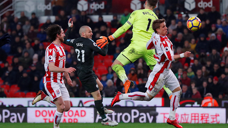 Stoke City 0-2 Manchester City: El City mantiene la ventaja con el United