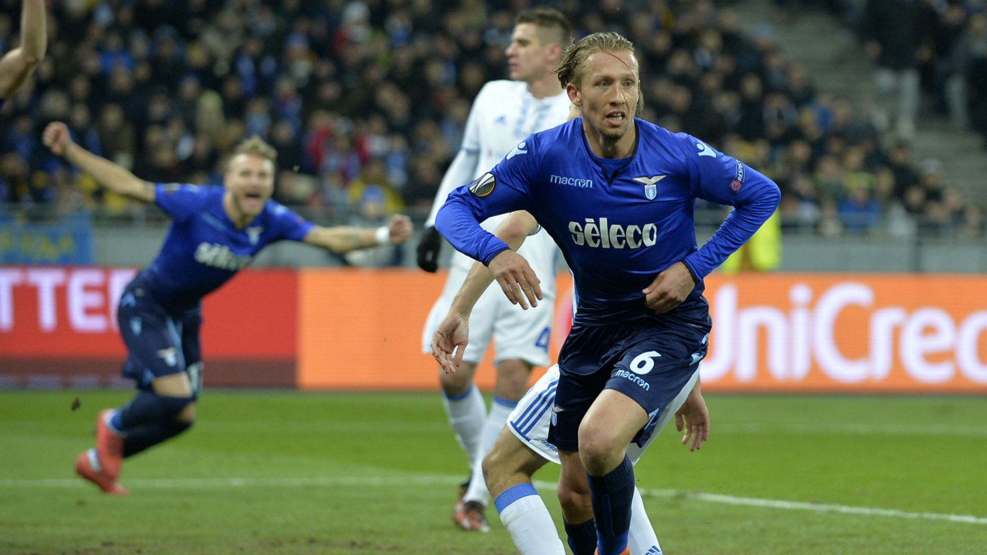 Lazio into last eight after dominant win