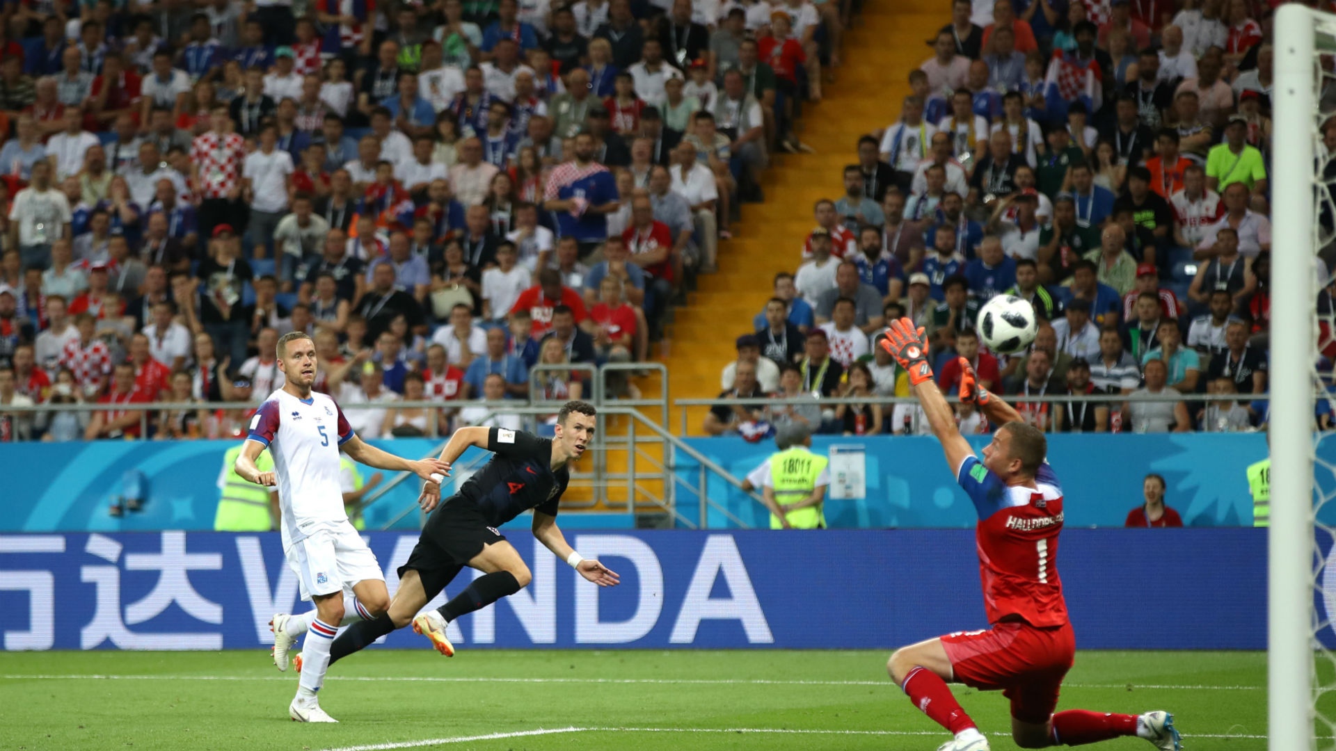 Perisic Late Strike Seals Croatia's 2-1 Win Over Iceland