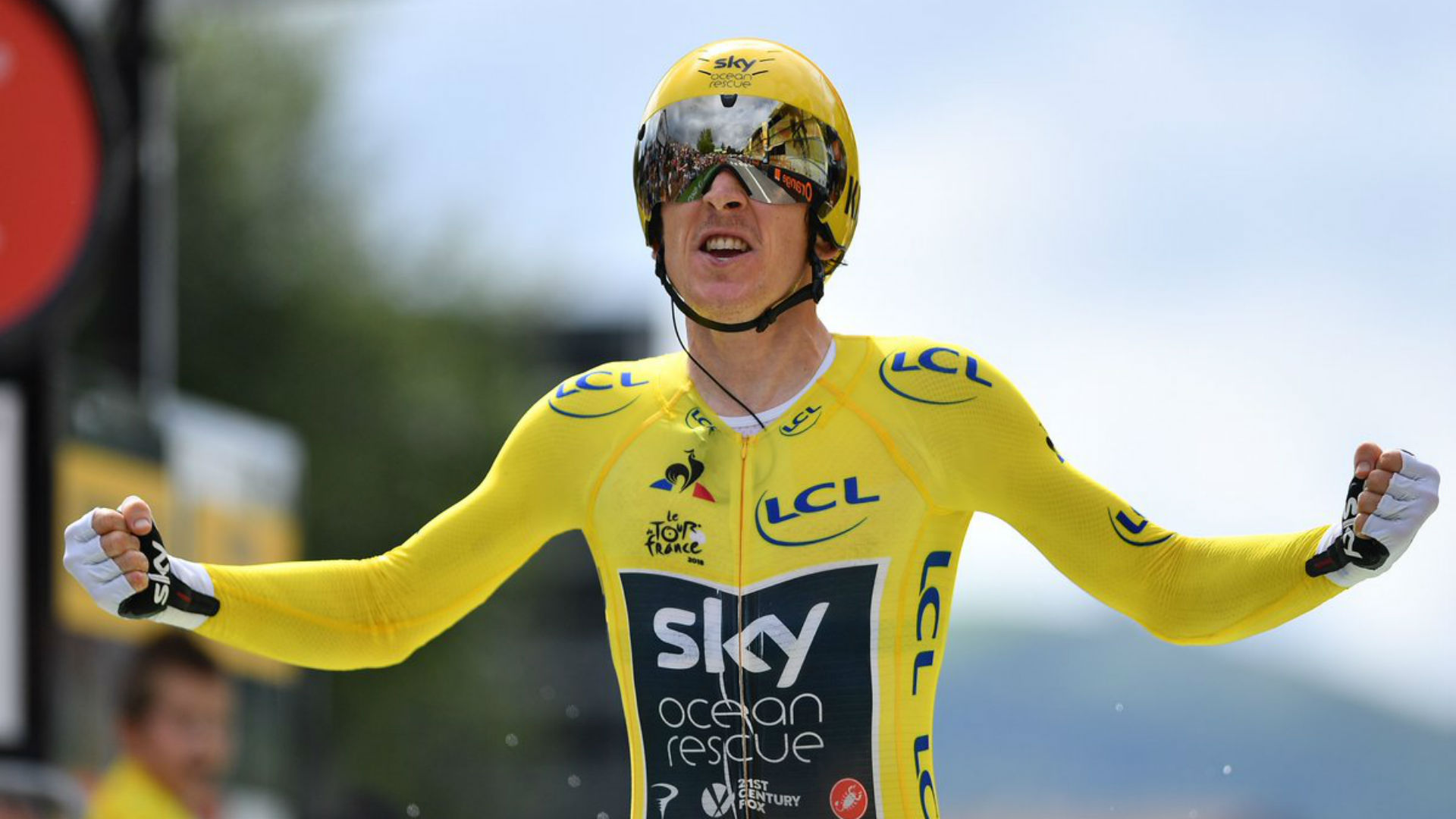 Tour de France winner Thomas gets hero's reception in Cardiff