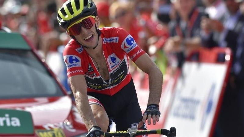 Yates closes in on Vuelta win